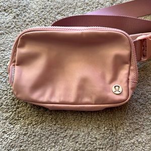 Lululemon Everywhere Belt Bag 1L